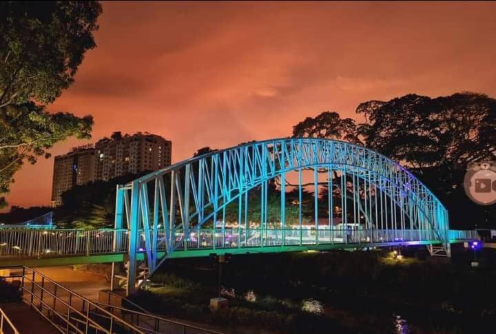 K. Riverfront Apartment Ipoh Buitenkant foto