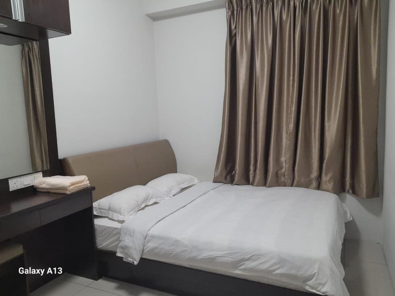K. Riverfront Apartment Ipoh Buitenkant foto
