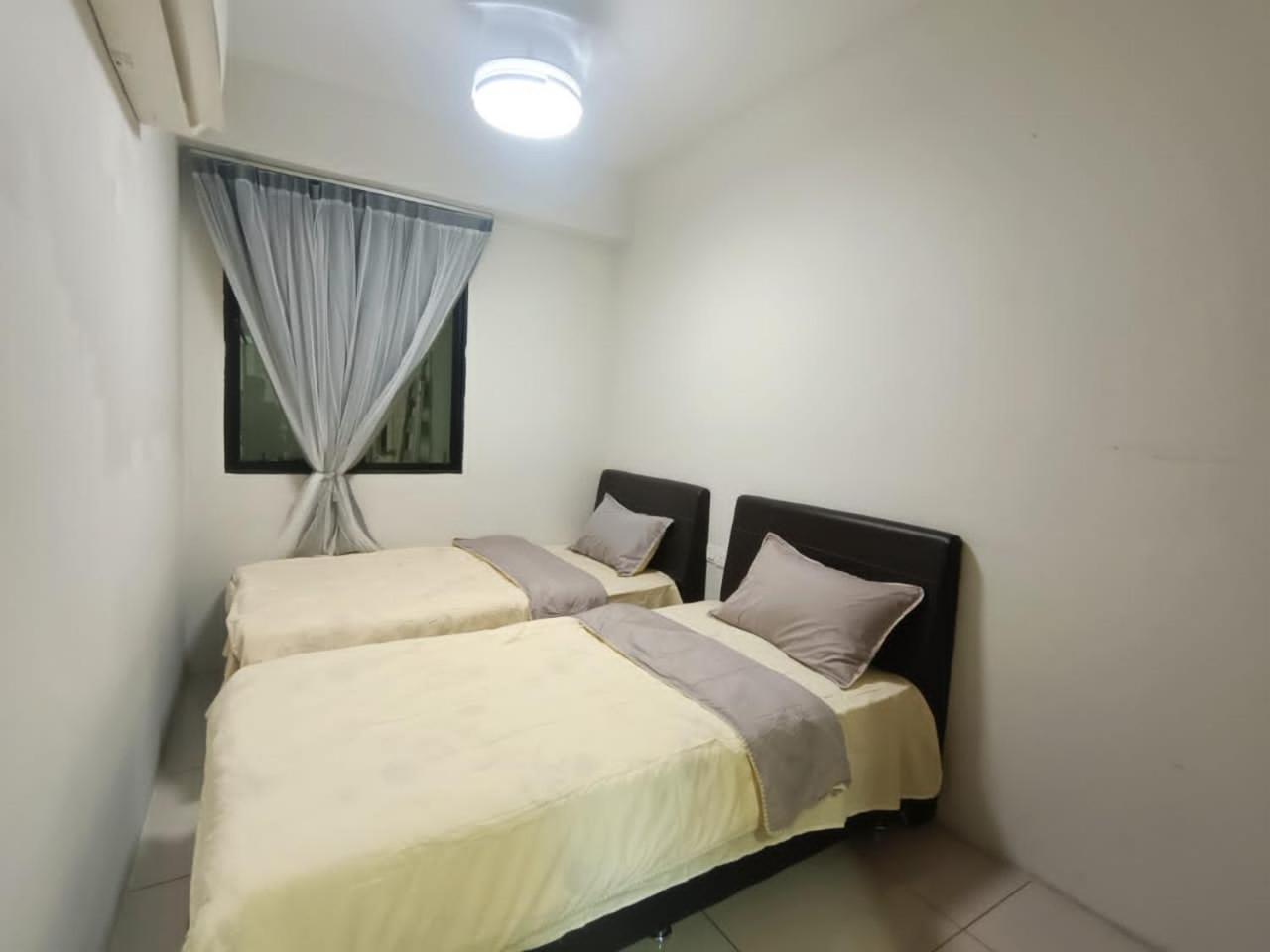 K. Riverfront Apartment Ipoh Buitenkant foto