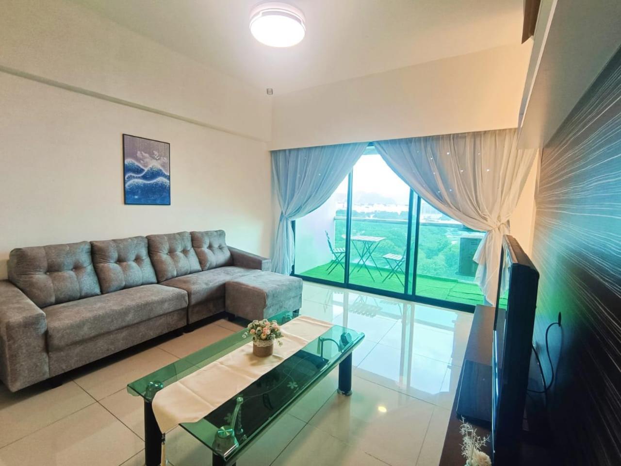 K. Riverfront Apartment Ipoh Buitenkant foto