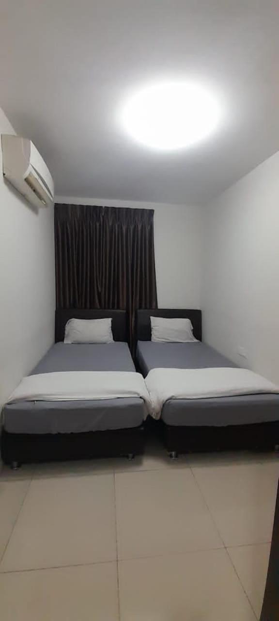 K. Riverfront Apartment Ipoh Buitenkant foto