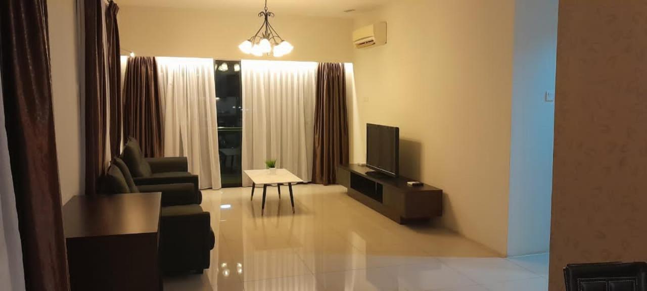 K. Riverfront Apartment Ipoh Buitenkant foto
