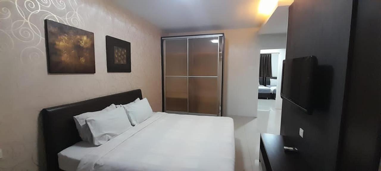 K. Riverfront Apartment Ipoh Buitenkant foto